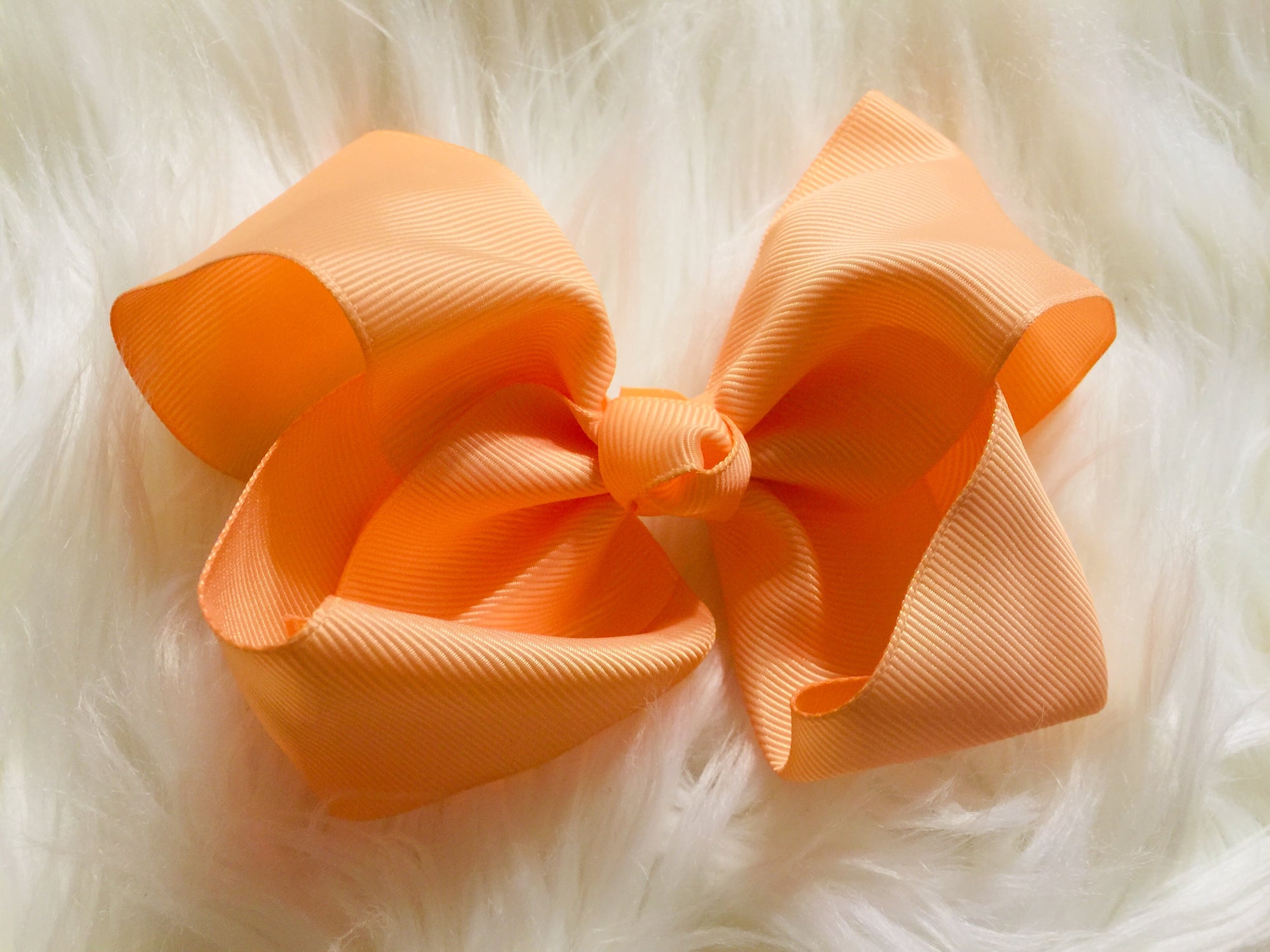 Peach 5.5” Bow